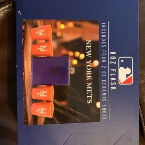 New York Mets Flask and Shot Glass Set